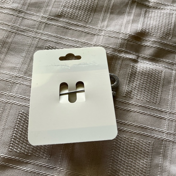 NWOT Brooch - Picture 2 of 2